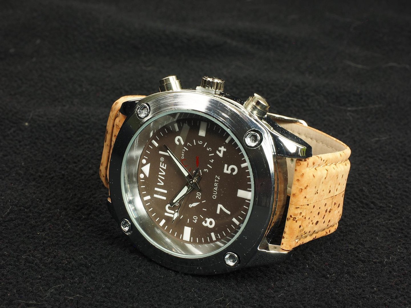6603_Watch with cork bracelet_details
