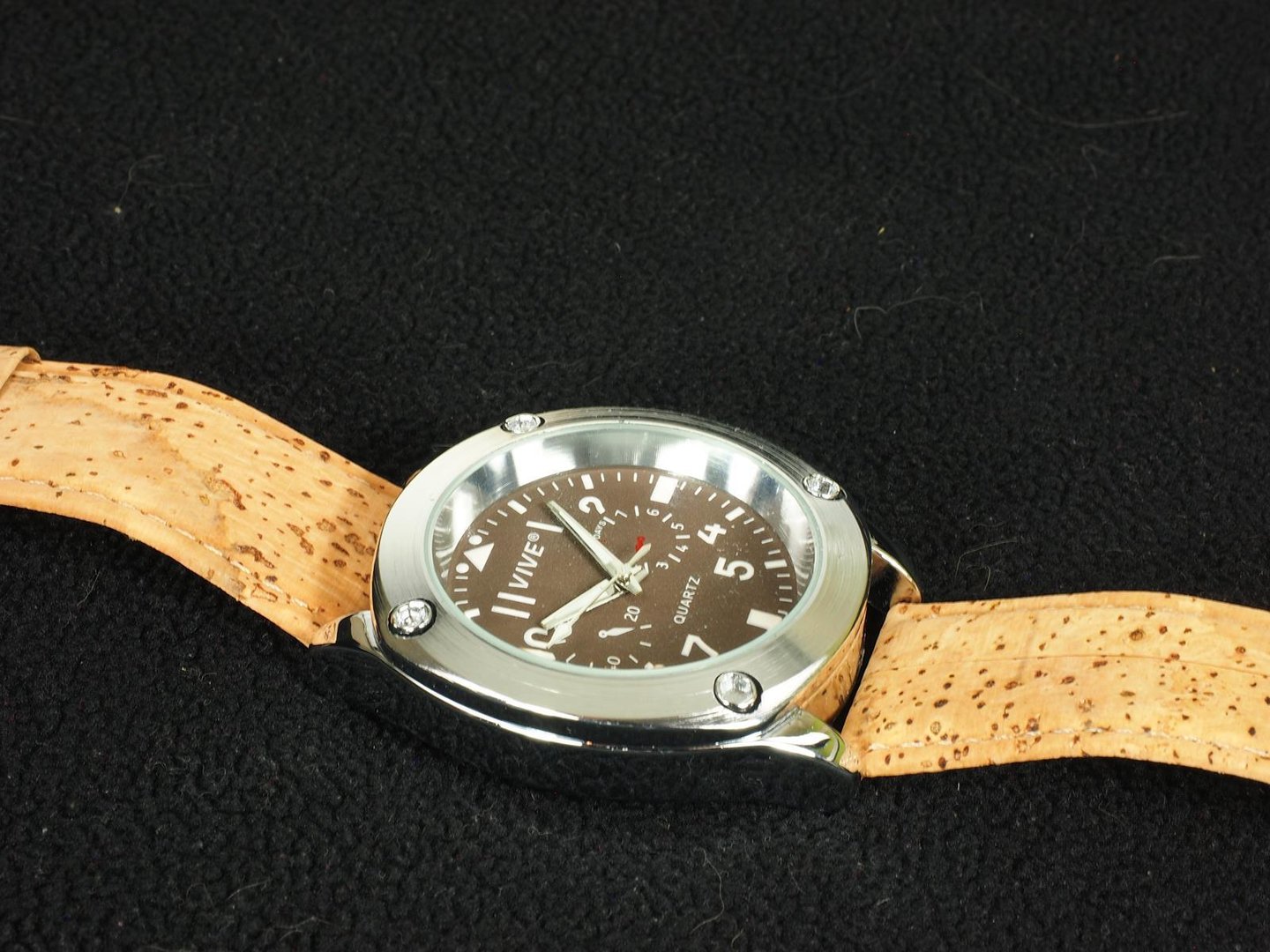 6602_Watch with cork bracelet