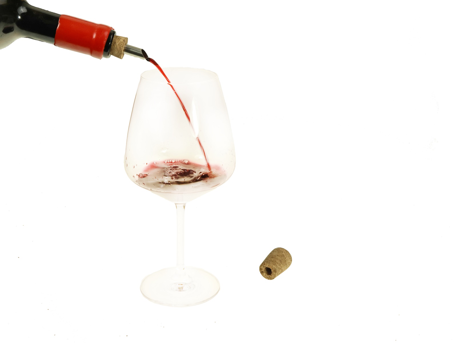 Elegant bottle stopper and pourer in one